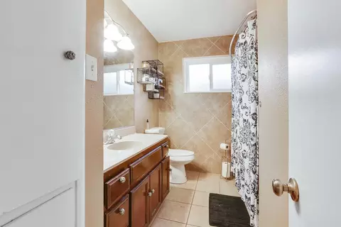 1021 E Noble Ave, Visalia, CA 93292 photo 11