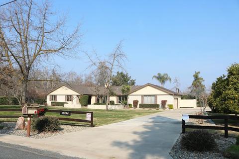 15944 Avenue 320, Ivanhoe, CA 93235 photo 3