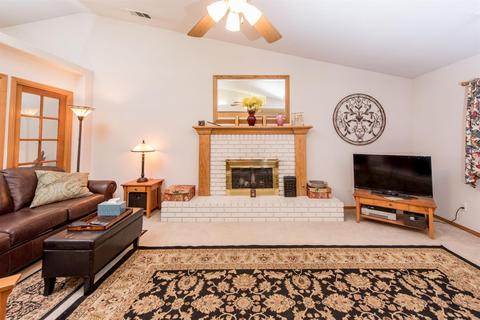 417 E Wilson Ave, Tulare, CA 93274 photo 6
