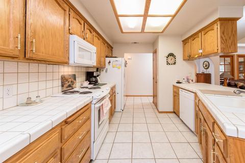 417 E Wilson Ave, Tulare, CA 93274 photo 10