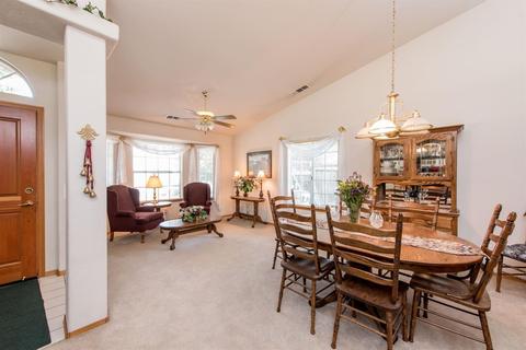417 E Wilson Ave, Tulare, CA 93274 photo 4