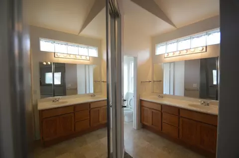 3933 E Four Creeks Ct, Visalia, CA 93292 photo 14