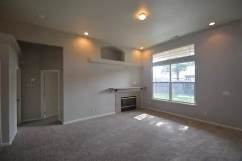 3933 E Four Creeks Ct, Visalia, CA 93292 photo 5