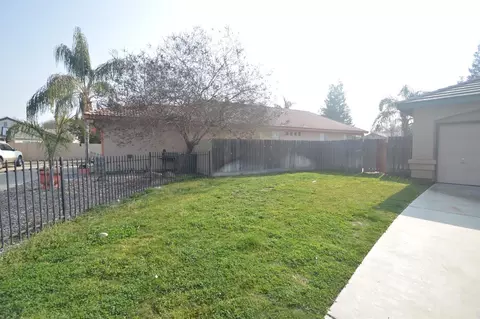 3933 E Four Creeks Ct, Visalia, CA 93292 photo 22