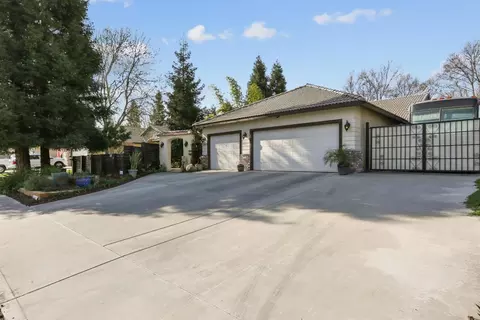 2303 S Beech Dr, Visalia, CA 93292 photo 2