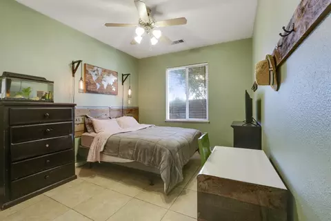 2303 S Beech Dr, Visalia, CA 93292 photo 19