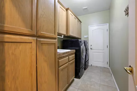 2303 S Beech Dr, Visalia, CA 93292 photo 23