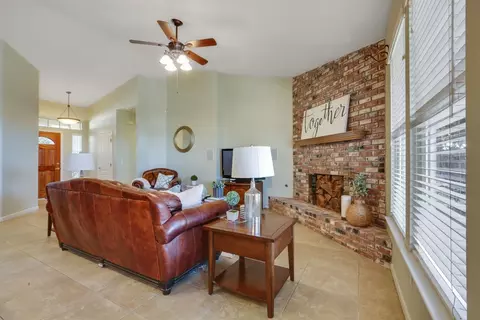 2303 S Beech Dr, Visalia, CA 93292 photo 11