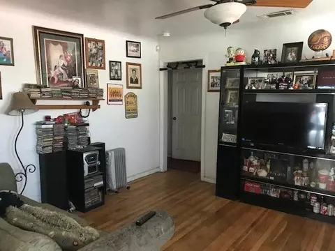 117 E Paradise Ave, Visalia, CA 93277 photo 2
