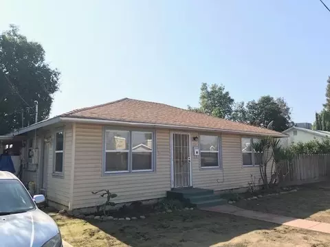 117 E Paradise Ave, Visalia, CA 93277 photo 1