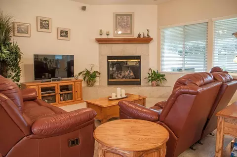 2317 S Beech Dr, Visalia, CA 93292 photo 11