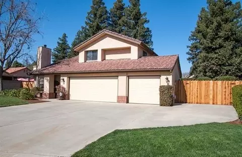 3330 E Birch Ct, Visalia, CA 93292 photo 2