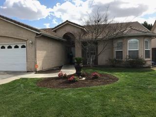 927 E Chestnut Ct, Visalia, CA 93292 photo 1
