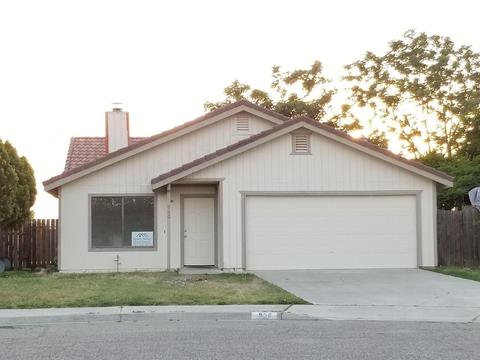 960 Robin Ct, Hanford, CA 93230 photo 1