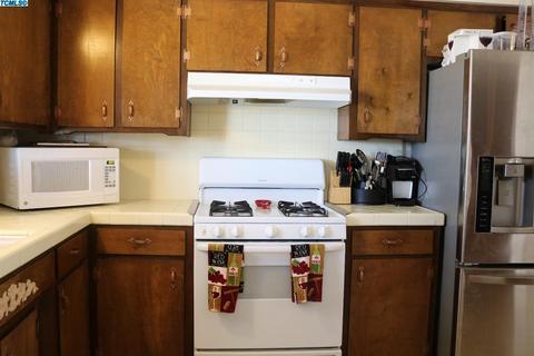 2012 E Bardsley Ave, Tulare, CA 93274 photo 6