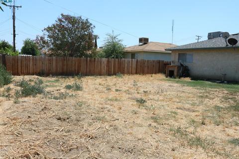 2012 E Bardsley Ave, Tulare, CA 93274 photo 13