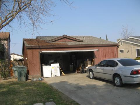 220 E Harold Ct, Visalia, CA 93291 photo 1