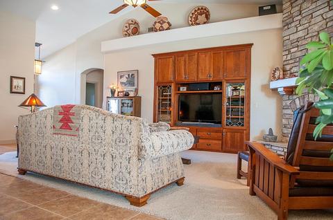 1331 E Laura Ct, Visalia, CA 93292 photo 10
