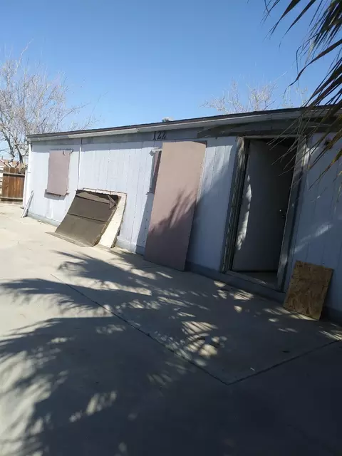 122 Rose Ave, Taft, CA 93268 photo 3
