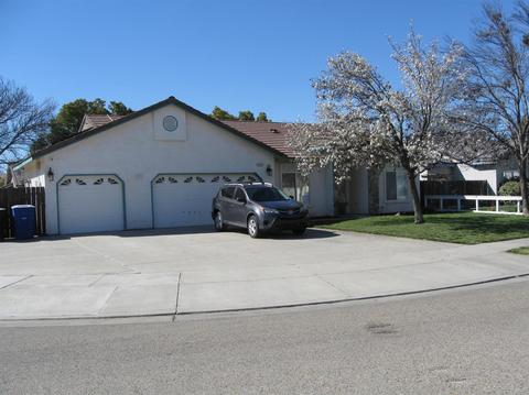 1117 Cousins Ct, Lemoore, CA 93245 photo 1