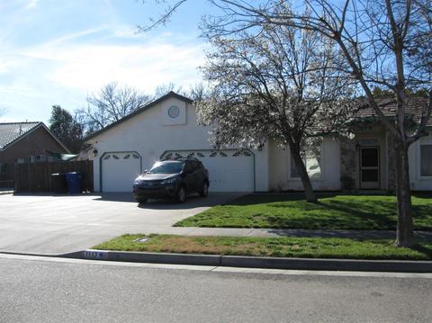 1117 Cousins Ct, Lemoore, CA 93245 photo 2