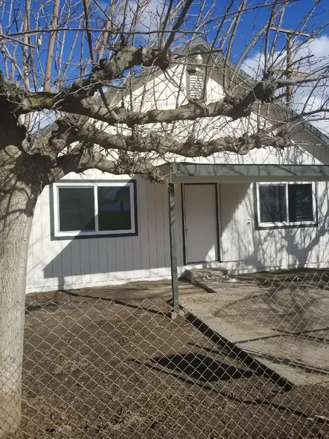892 S Spruce Rd, Exeter, CA 93221 photo 2