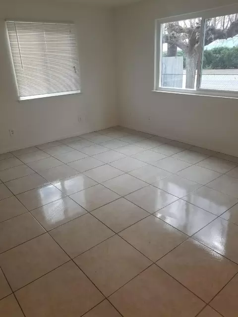 892 S Spruce Rd, Exeter, CA 93221 photo 3