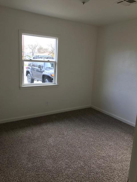 802 E Myrtle St, Hanford, CA 93230 photo 8