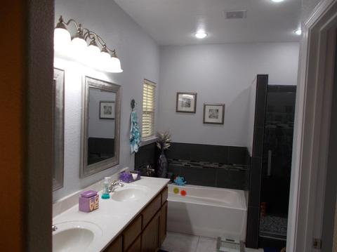 1932 E Bridger Ave, Tulare, CA 93274 photo 3