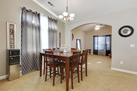 1040 Evergreen Ave, Lemoore, CA 93245 photo 8