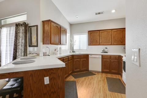 1040 Evergreen Ave, Lemoore, CA 93245 photo 11