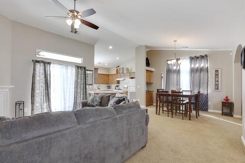 1040 Evergreen Ave, Lemoore, CA 93245 photo 16