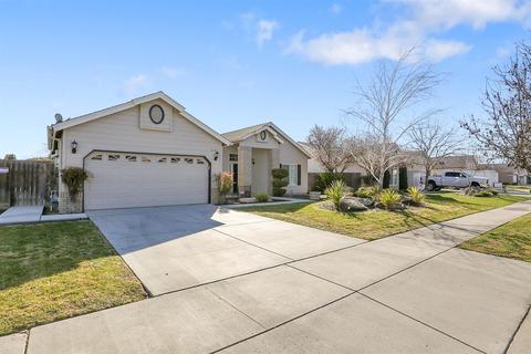 1040 Evergreen Ave, Lemoore, CA 93245 photo 2
