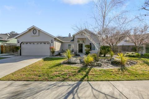 1040 Evergreen Ave, Lemoore, CA 93245 photo 1