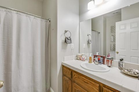 1040 Evergreen Ave, Lemoore, CA 93245 photo 17