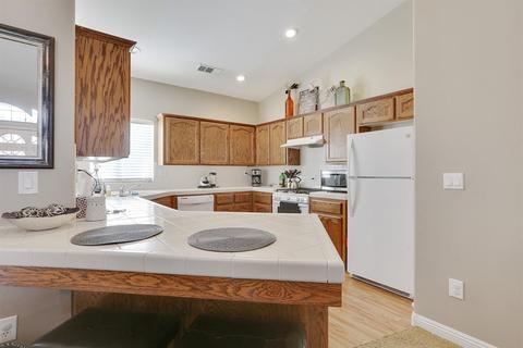 1040 Evergreen Ave, Lemoore, CA 93245 photo 12