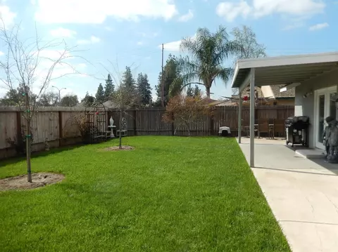 2925 E Pershing Ct, Visalia, CA 93292 photo 28