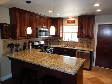 2925 E Pershing Ct, Visalia, CA 93292 photo 3