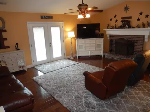 2925 E Pershing Ct, Visalia, CA 93292 photo 7