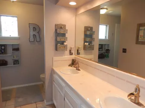 2925 E Pershing Ct, Visalia, CA 93292 photo 19