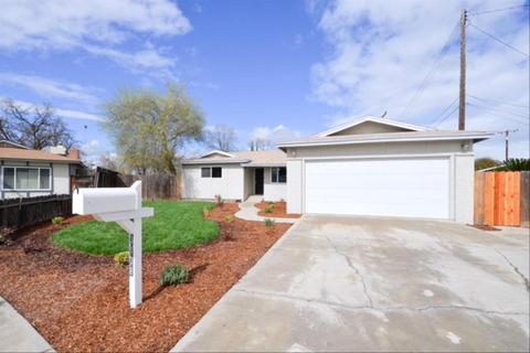 3138 E Duran Ave, Visalia, CA 93292 photo 1