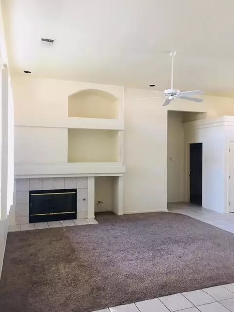 1609 E Parkview Ave, Visalia, CA 93292 photo 3