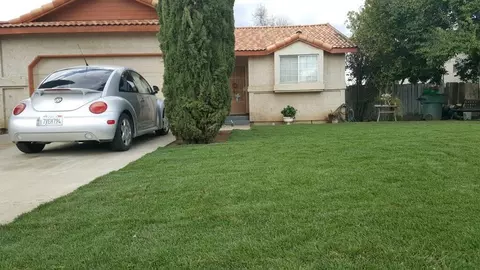 2014 E Roosevelt Ct, Visalia, CA 93292 photo 1