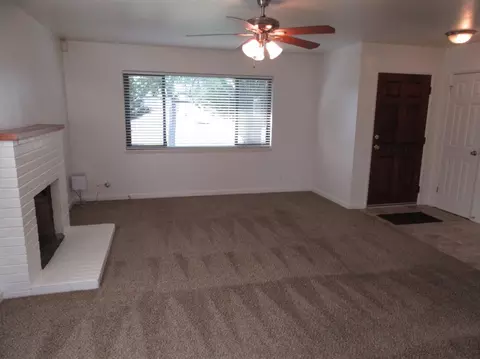 748 E Cypress Ave, Visalia, CA 93292 photo 4