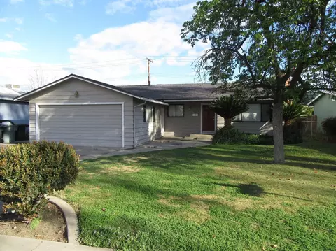 748 E Cypress Ave, Visalia, CA 93292 photo 1