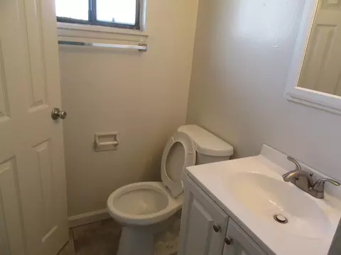 748 E Cypress Ave, Visalia, CA 93292 photo 12