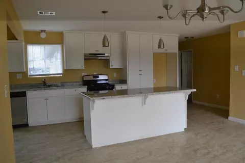 570 Ash St, Lemoore, CA 93245 photo 7