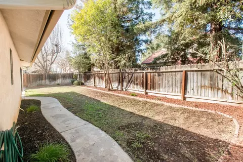 1864 Eclipse Ave, Fresno, CA 93720 photo 9