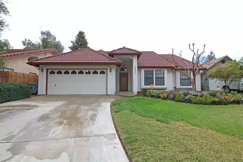 1837 Evergreen Ct, Visalia, CA 93292 photo 2