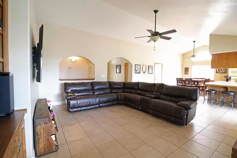 1837 Evergreen Ct, Visalia, CA 93292 photo 5